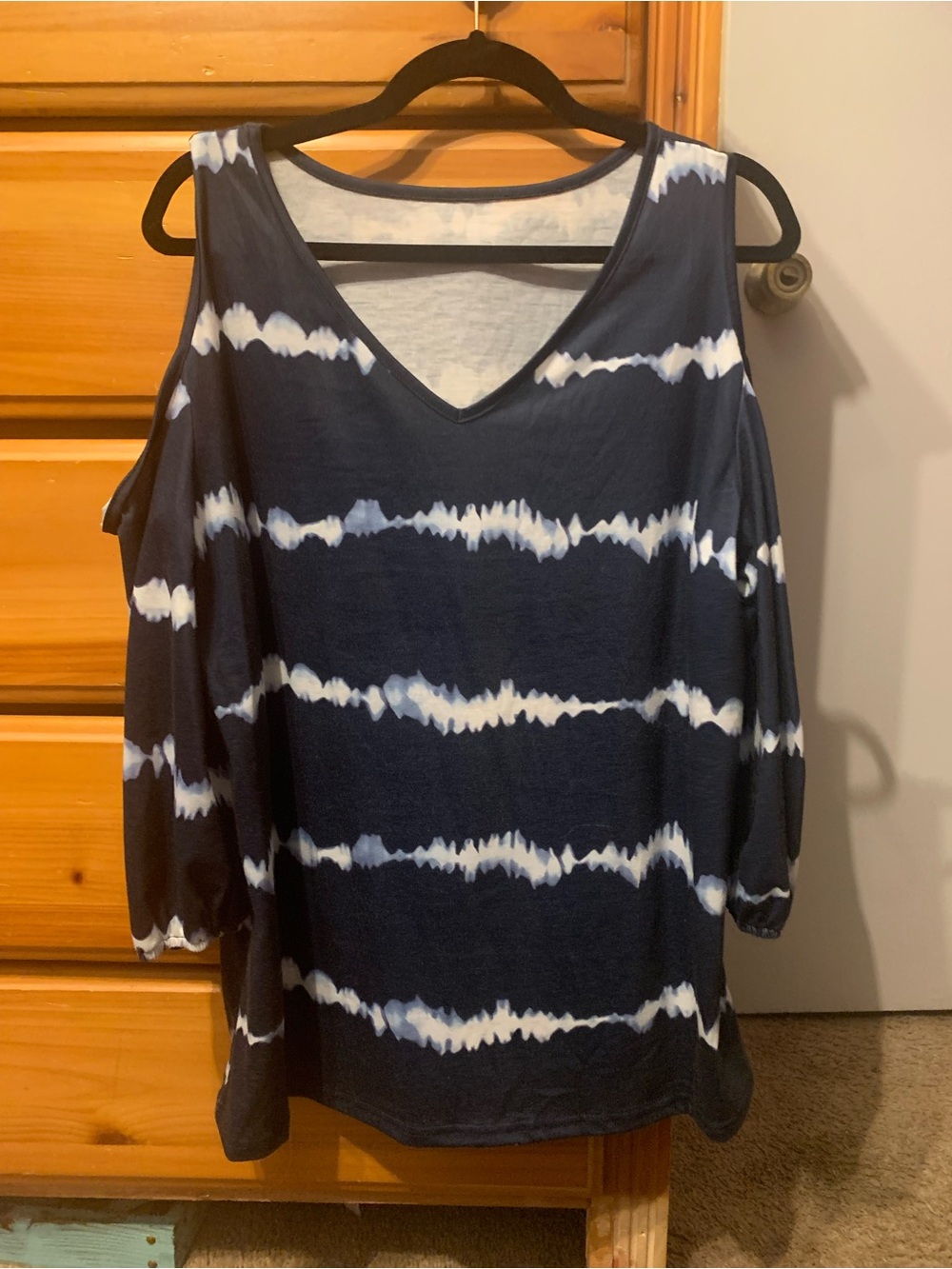 Cold-Shoulder Tie-Dye V-Neck Women’s Top - Navy and White